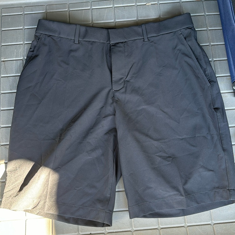 MENS NIKE GOLF SHORTS